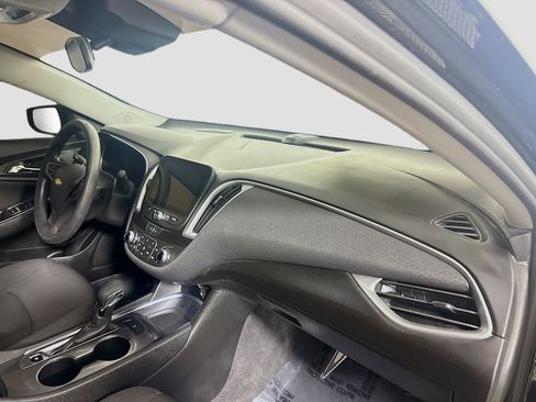 Used 2023 Chevrolet Malibu LT image 30