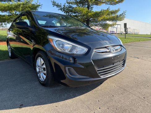 Used 2016 Hyundai Accent SE image 3