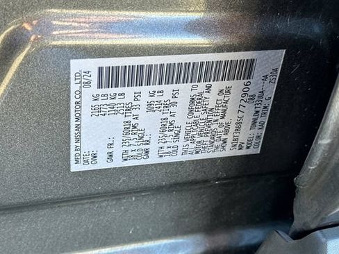 Used 2025 Nissan Rogue SV AWD/4WD image 34