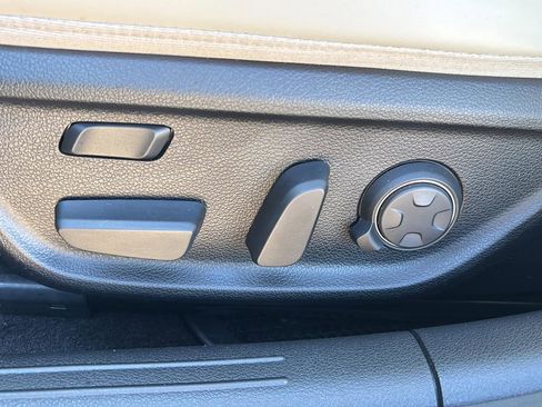 Used 2023 Genesis G70 3.3T w/ Sport Prestige Package image 20