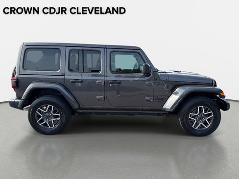 New 2025 Jeep Wrangler Sahara w/ Technology Group AWD/4WD image 3