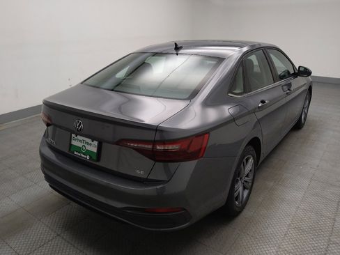 Used 2023 Volkswagen Jetta SE FWD image 9