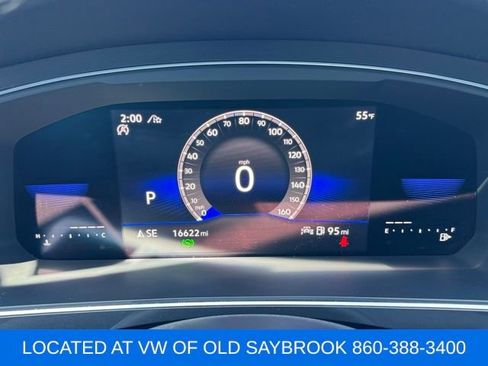 Used 2022 Volkswagen Tiguan SE w/ Panoramic Sunroof Package image 35