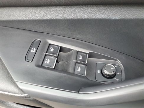 Certified 2025 Volkswagen Jetta Sport image 30