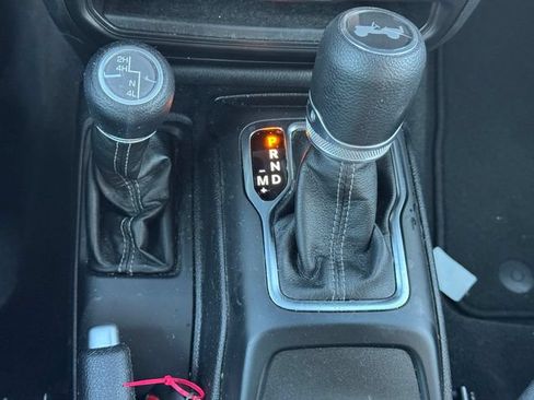 Certified 2025 Jeep Wrangler Sport AWD/4WD image 35