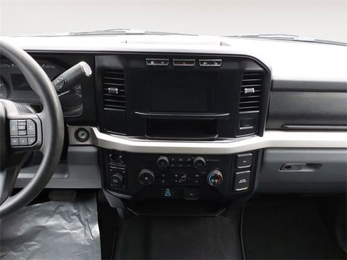 Certified 2024 Ford F350 XLT w/ 360-Degree Camera Package image 11