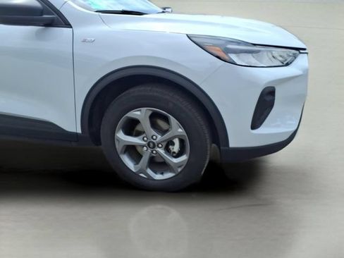 Used 2025 Ford Escape ST-Line w/ Tech Pack #1 AWD/4WD image 4