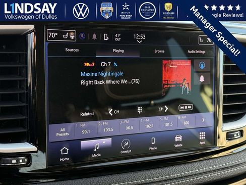 Used 2023 Chrysler Pacifica Touring-L image 16