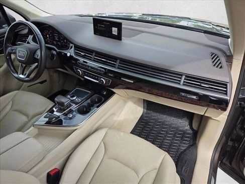 Used 2018 Audi Q7 3.0T Prestige w/ Prestige Package AWD/4WD image 30