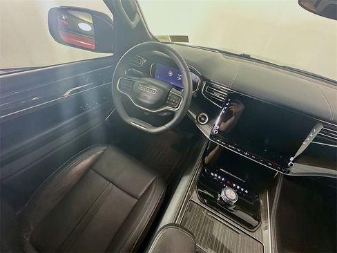 Used 2022 Jeep Wagoneer Series III w/ Convenience Group I image 9