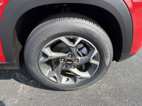 New 2026 Chevrolet Trax LT w/ Driver Confidence Package image 12