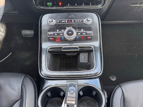 Used 2022 Lincoln Nautilus Reserve w/ Equipment Group 201A image 16