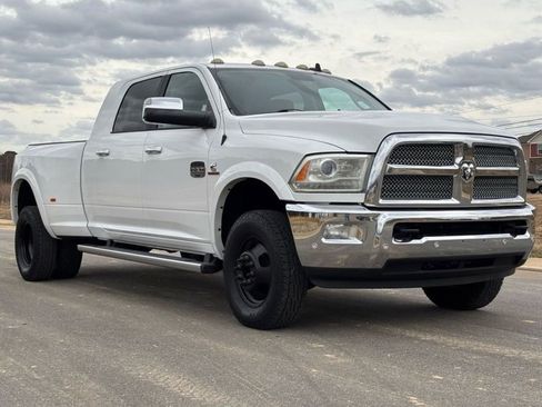 Used 2016 RAM 3500 Laramie Longhorn image 3