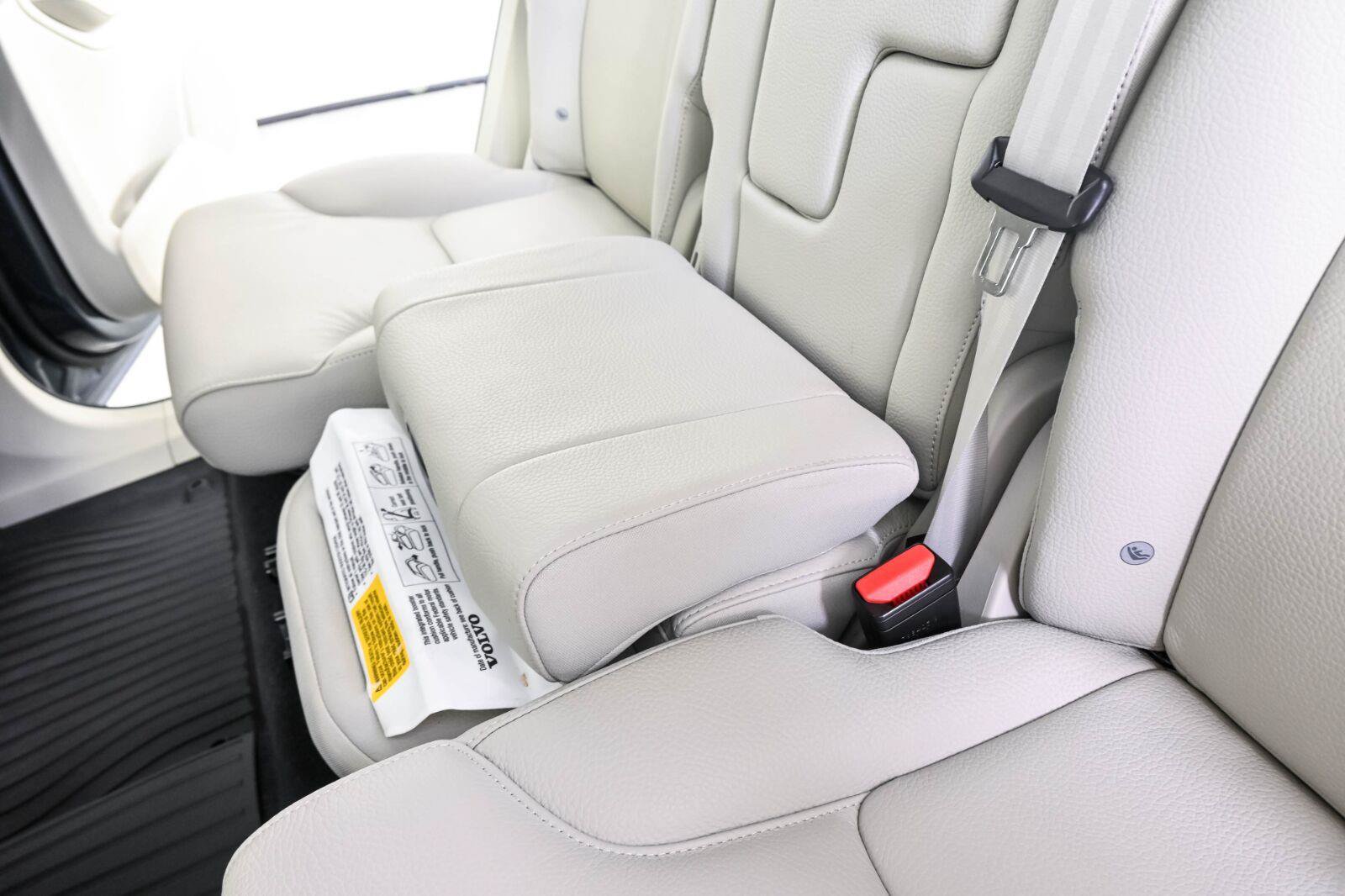 Certified 2024 Volvo XC90 B6 Plus w/ Protection Package AWD/4WD image 20