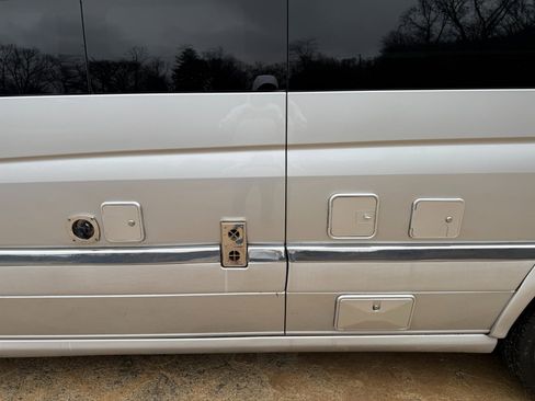 Used 2017 Mercedes-Benz Sprinter 3500 image 69