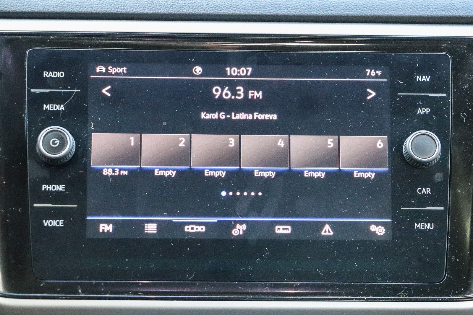 Used 2023 Volkswagen Atlas Cross Sport SEL AWD/4WD image 15