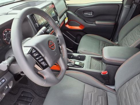 Used 2025 Nissan Frontier Pro-X w/ Pro Convenience Package RWD image 17