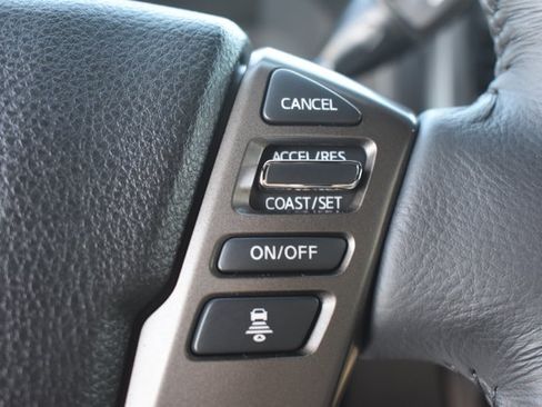 Used 2024 Nissan Titan SV w/ SV Bronze Edition Package RWD image 20