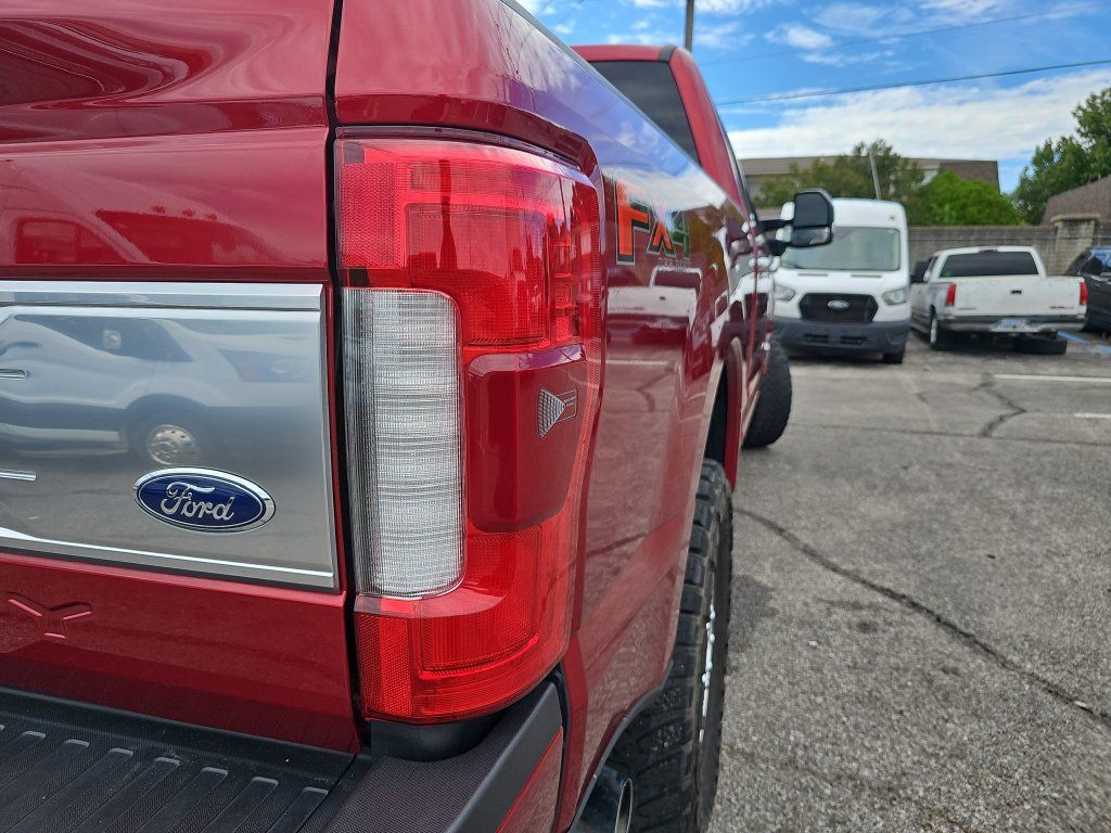 Used 2017 Ford F250 Platinum w/ Platinum Ultimate Package AWD/4WD image 33