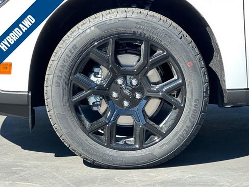 New 2025 Ford Maverick Lariat w/ Black Appearance Package image 23