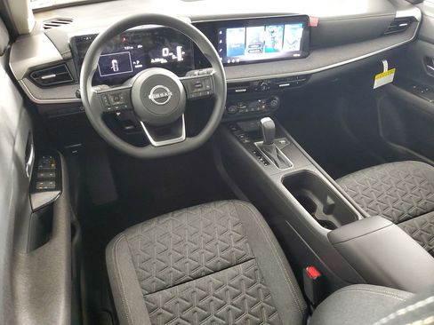 New 2026 Nissan Kicks SV w/ SV Premium Package image 17