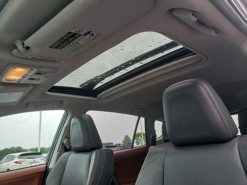 Used 2013 Toyota RAV4 Limited AWD/4WD image 19