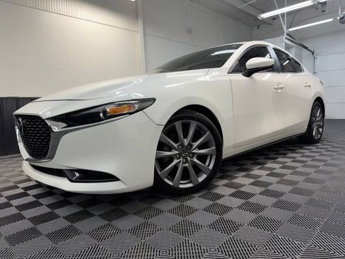 Used 2021 MAZDA MAZDA3 s FWD image 3