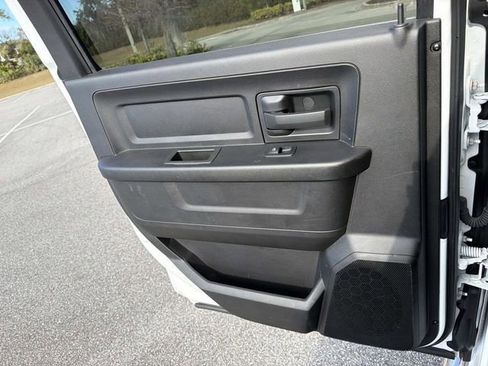 Used 2022 RAM 2500 Tradesman w/ Chrome Appearance Group image 5