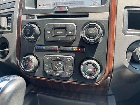 Used 2017 Ford Expedition Platinum RWD image 25