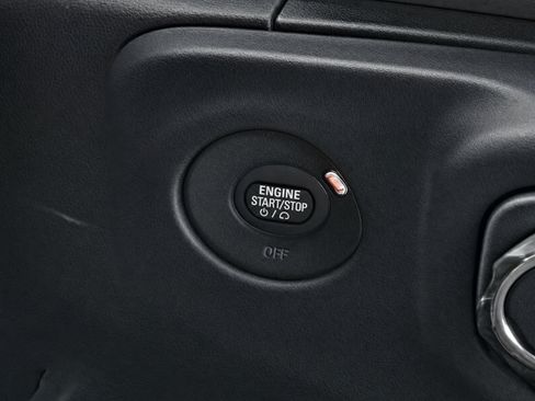 Used 2019 Jeep Wrangler Unlimited Sahara AWD/4WD image 16