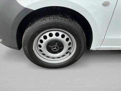 Used 2023 Mercedes-Benz Metris image 9