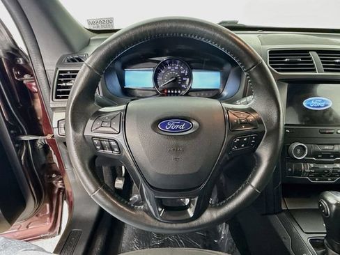 Used 2019 Ford Explorer XLT w/ Equipment Group 202A AWD/4WD image 11
