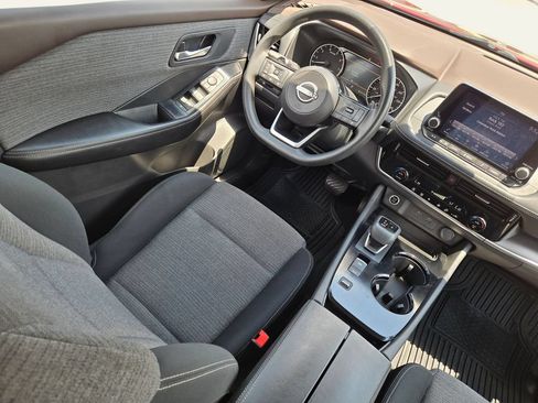 Used 2022 Nissan Rogue SV FWD image 16