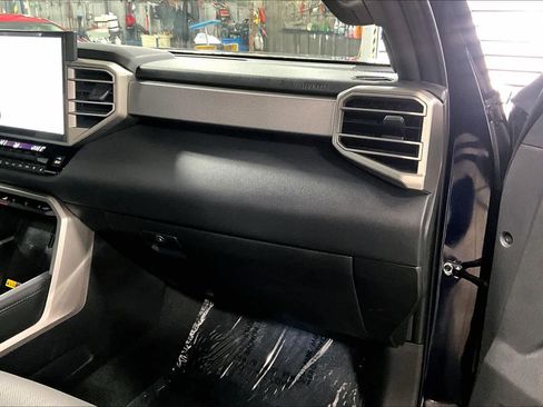 Used 2025 Toyota Tundra Limited image 19