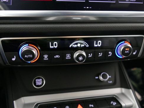 Used 2024 Audi Q3 2.0T Premium image 19