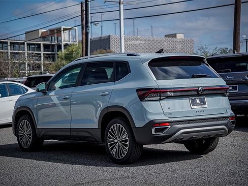 New 2026 Volkswagen Taos SE image 7