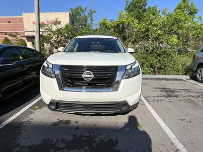 Used 2023 Nissan Pathfinder SV