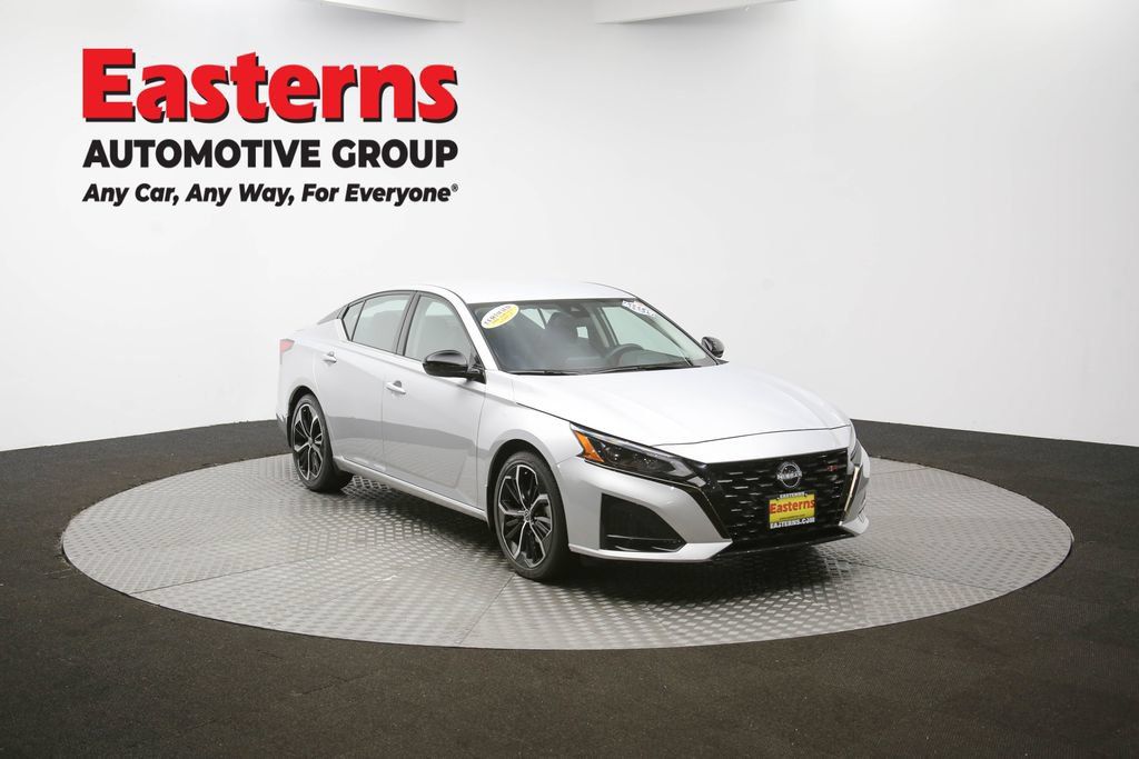 Used 2023 Nissan Altima 2.5 SR FWD image 48
