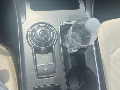 Used 2019 Ford Fusion SE w/ Equipment Group 151A FWD image 15