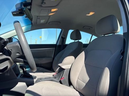 Used 2020 Hyundai Elantra SEL FWD image 28