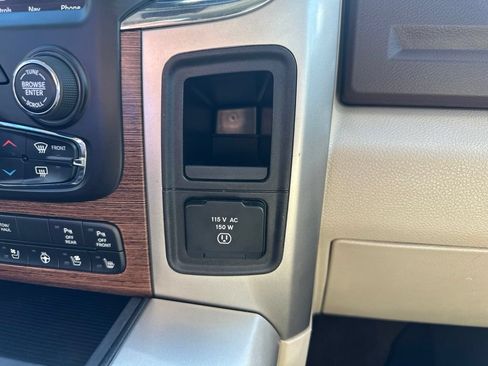 Used 2018 RAM 1500 Laramie w/ Convenience Group AWD/4WD image 5