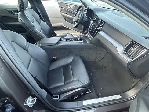Used 2024 Volvo S60 B5 Core image 21