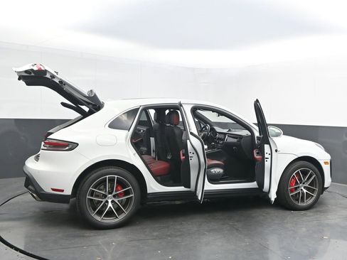 Used 2023 Porsche Macan S image 44