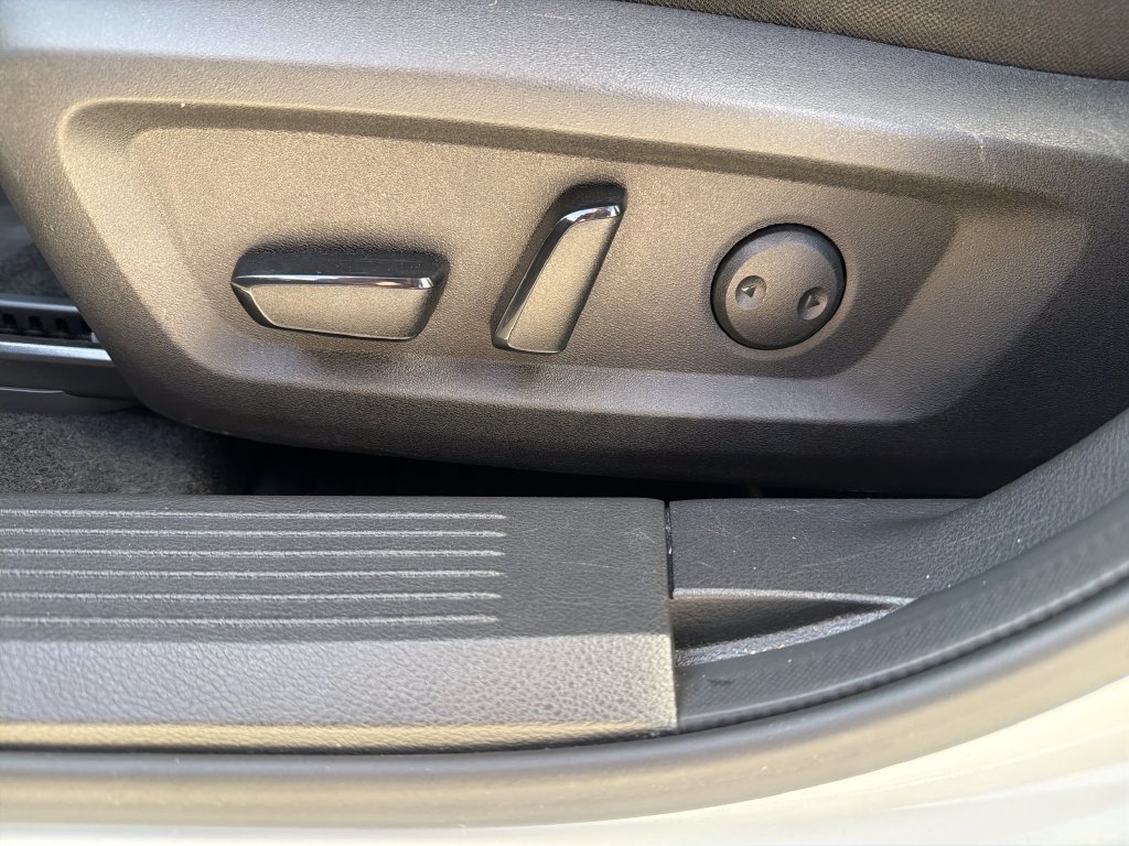 Used 2023 Nissan Rogue SV AWD/4WD image 15
