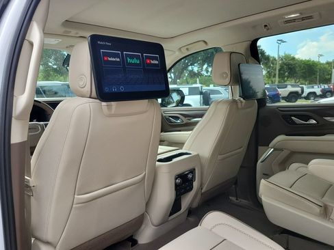 Certified 2024 GMC Yukon XL Denali w/ Denali Reserve Package AWD/4WD image 15