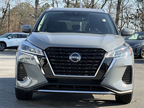 Certified 2024 Nissan Kicks SV image 3