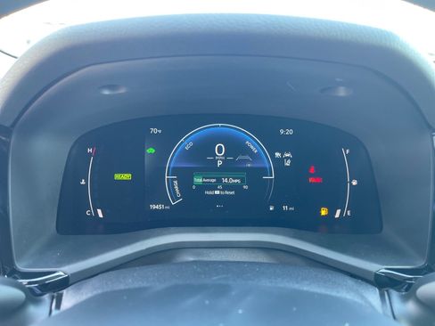 Used 2025 Toyota Camry LE w/ Convenience Package image 4