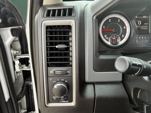 Used 2018 RAM 3500 Tradesman w/ Chrome Appearance Group image 23