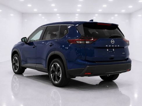 Used 2026 Nissan Rogue SV w/ Cold Weather Package AWD/4WD image 3