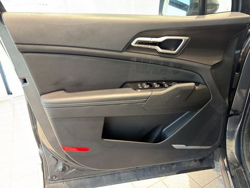 Used 2023 Kia Sportage EX FWD image 13